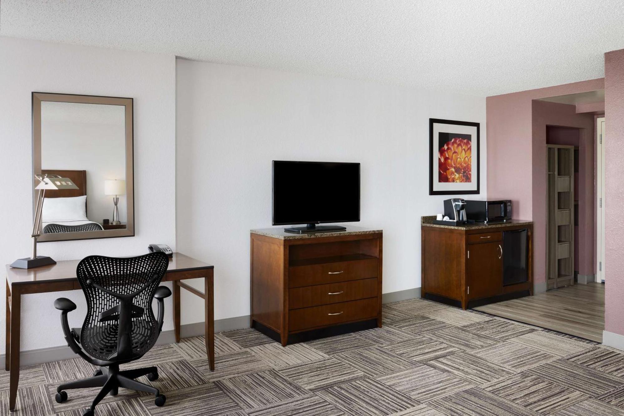 Hilton Garden Denver South Park Meadows Area